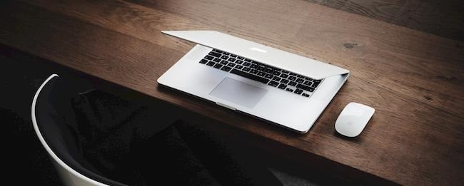 ISO 27701 - halfdichte laptop op bureau
